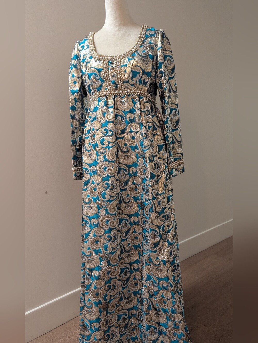 I Magnun Kasper Long-Sleeve Blue and Silver Brocade Maxi Dress